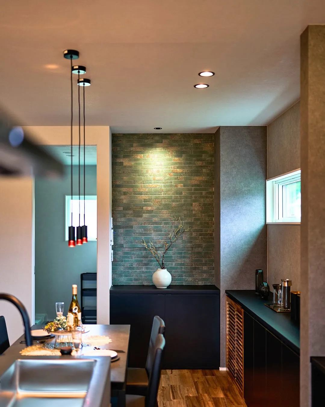 ＼まじめに、まっすぐ。