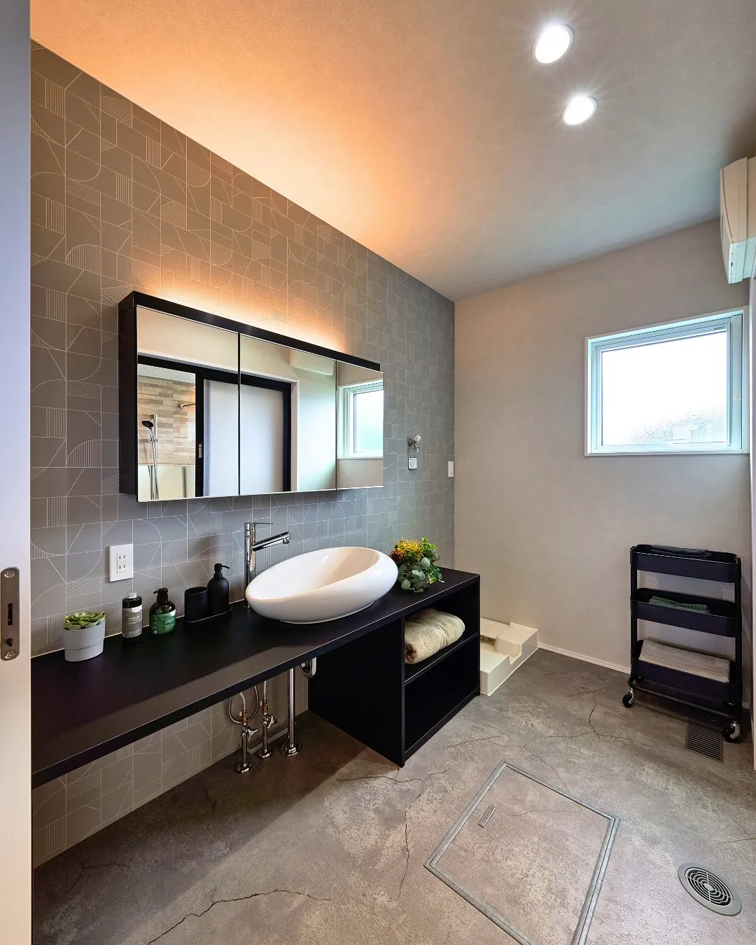 ＼まじめに、まっすぐ。