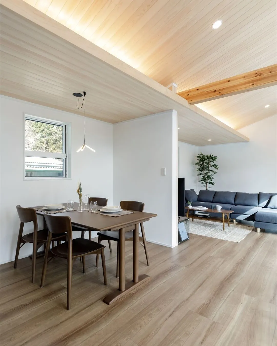 つい長居してしまう、家族のリビング。