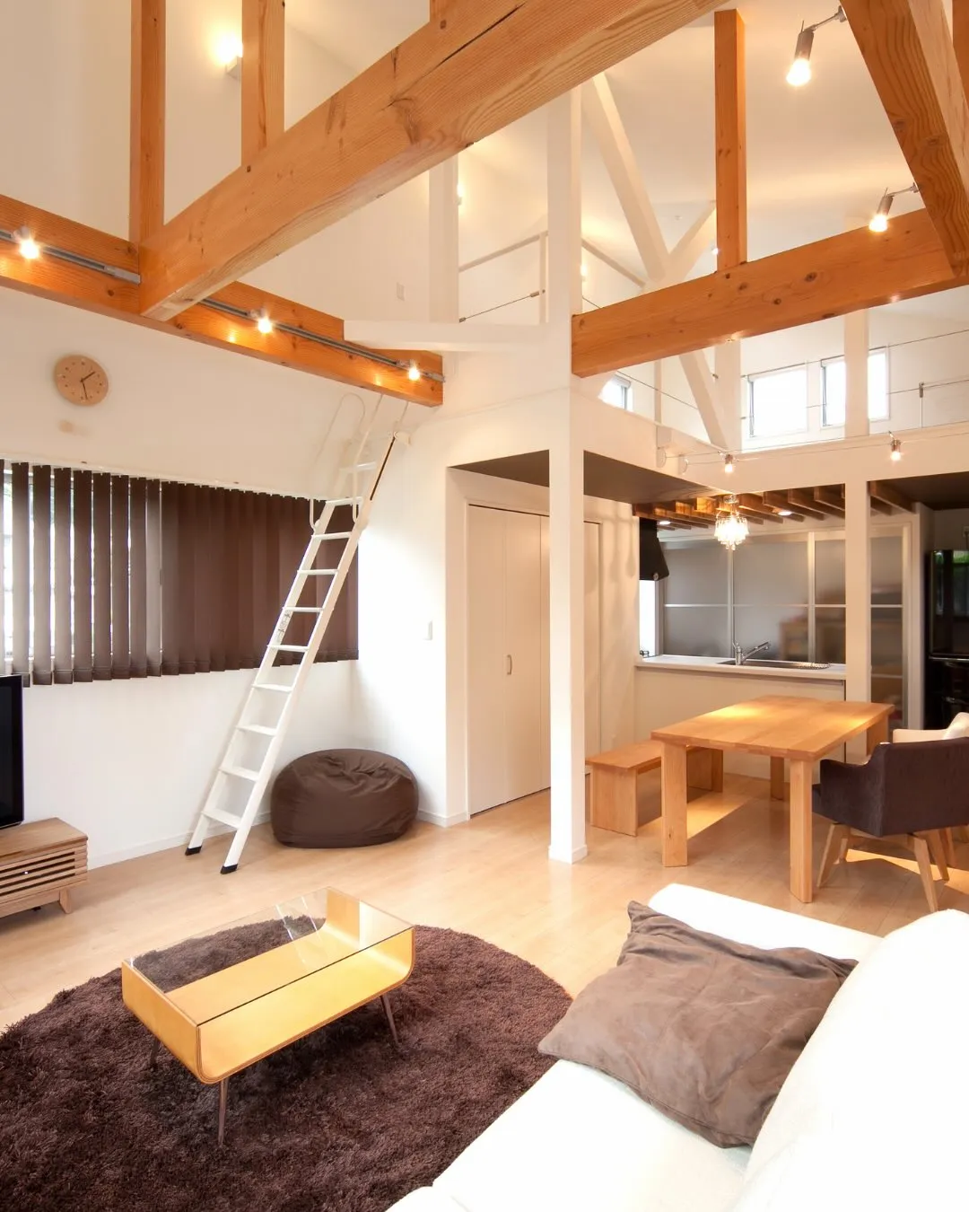 つい長居してしまう、家族のリビング。